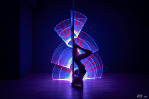 Poledance Lightpainting in Leipzig. Die Bilder entstanden im Poledancestar Leipzig.